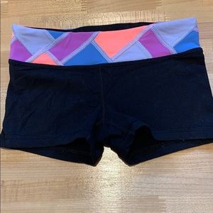 IVIVVA by Lululemon size 7 shorts. Reversible
